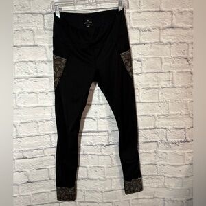 Athleta Reflective Detail Relay Tight 2.0 with Geometric Accents, sz MT